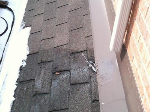 Downspouts must always be connected to lower<br>troughs to prevent premature deterioration.
